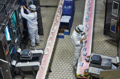 真假'鮮'牛奶 保質(zhì)期長達(dá)20天，哪些乳企在'鉆空子'？